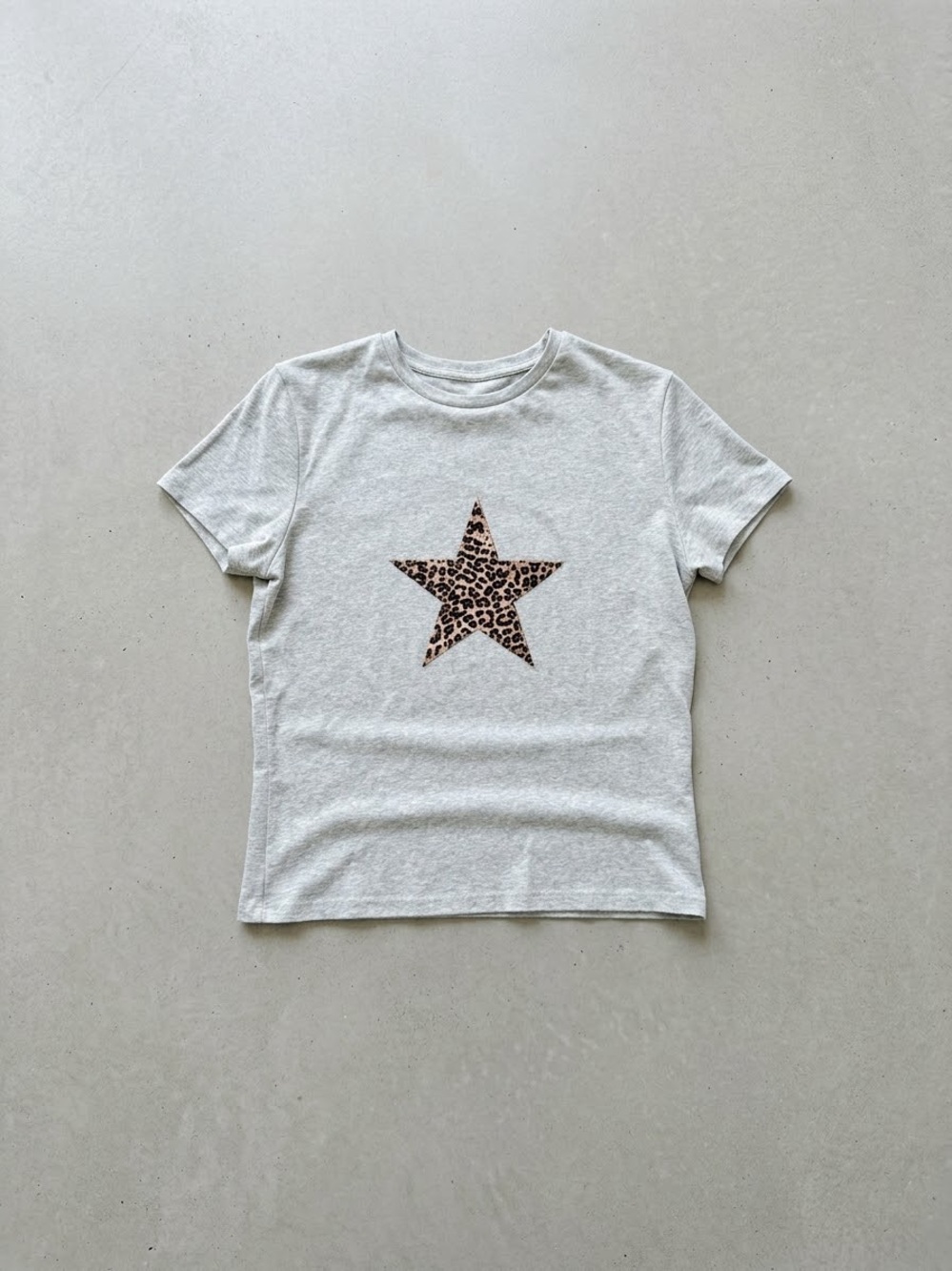 Edikted Light Gray Tee with Leopard Star Graphic